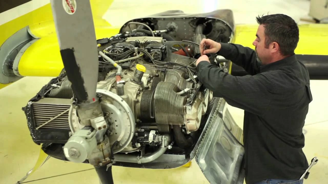 Airplane Mechanic School mechanical engineering